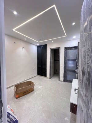 Room in 4 BHK Independent House at Utrathiya – for Sale