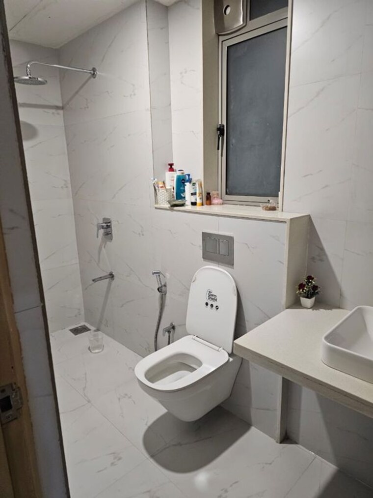 Bathroom, lodha-bel-air 2 Bedroom 700 Sq.Ft. Apartment In Jogeshwari West Mumbai 10348747