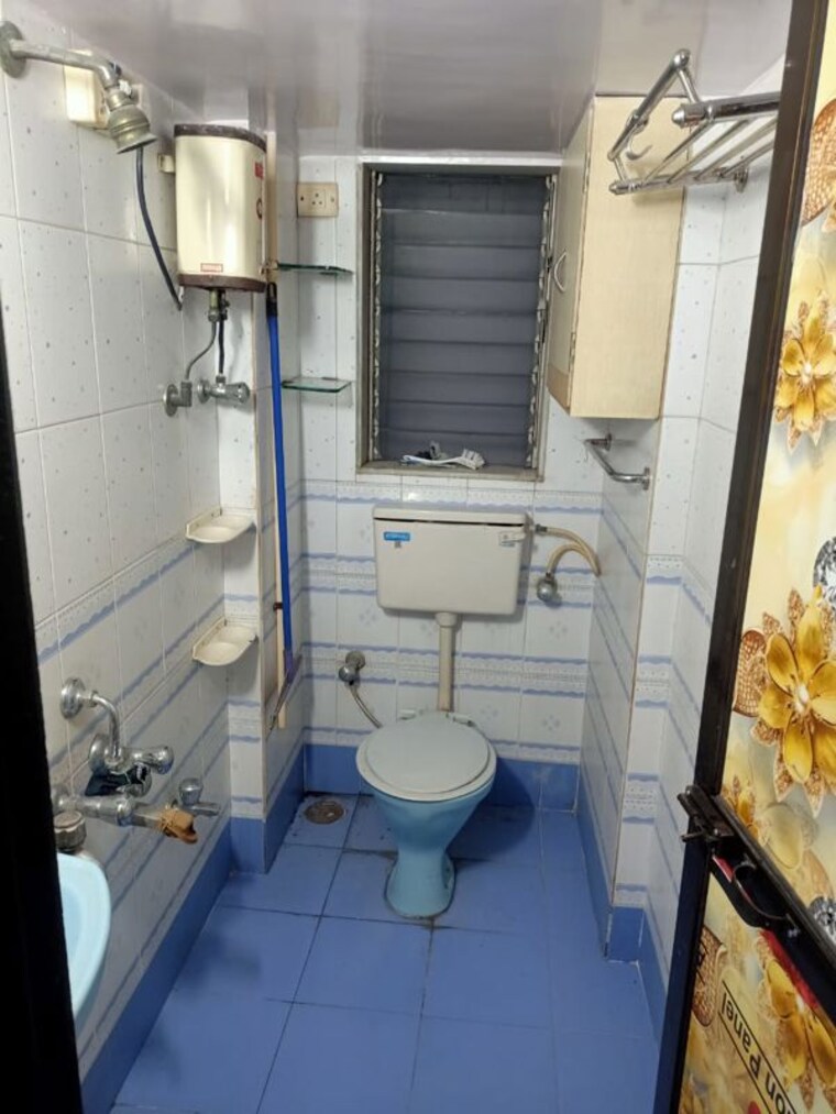 Bathroom, goregaon west 1 Bedroom 410 Sq.Ft. Apartment In Goregaon West Mumbai 10348795