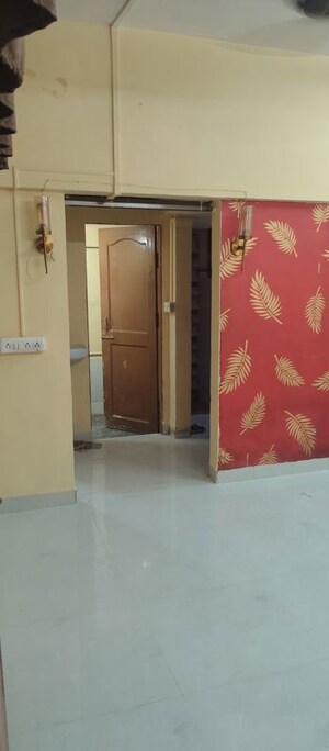 Furnished Amenities in 1 RK Apartment at Nagari Niwara CHS, Goregaon East – for Rent