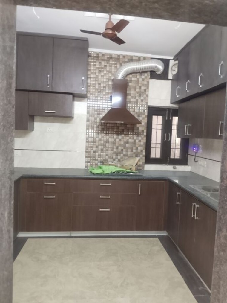 Kitchen, sarita vihar 3 Bedroom 1900 Sq.Ft. Builder Floor In Sarita Vihar Delhi 10348829