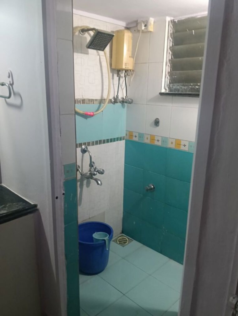 Bathroom, nagari-niwara-chs 1 RK 320 Sq.Ft. Apartment In Goregaon East Mumbai 10348731