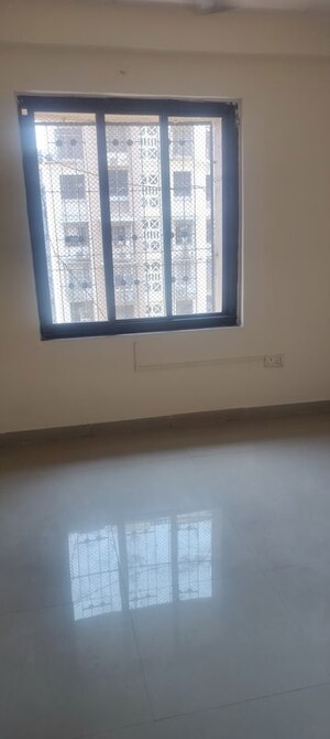 Room in 2 BHK Apartment at New Mhada Towers, Andheri West – for Rent