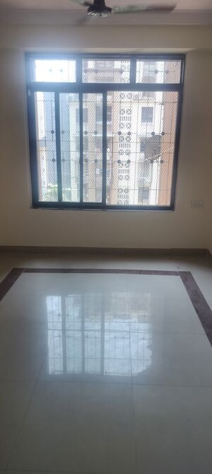 Room in 2 BHK Apartment at New Mhada Towers, Andheri West – for Rent