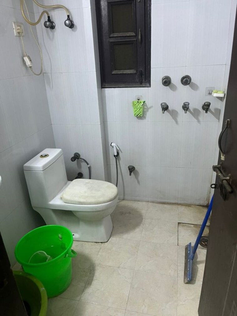 Bathroom, rwa-apartments-sector-51 2 Bedroom 1800 Sq.Ft. Builder Floor In Sector 51 Noida 10348866