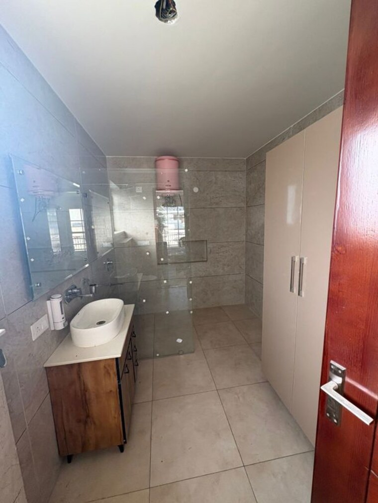 Bathroom, sector 21 3 Bedroom 2200 Sq.Ft. Builder Floor In Sector 21 Chandigarh 10348867
