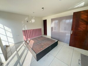 Bedroom in 3 BHK Builder Floor at Sector 21 – for Rent