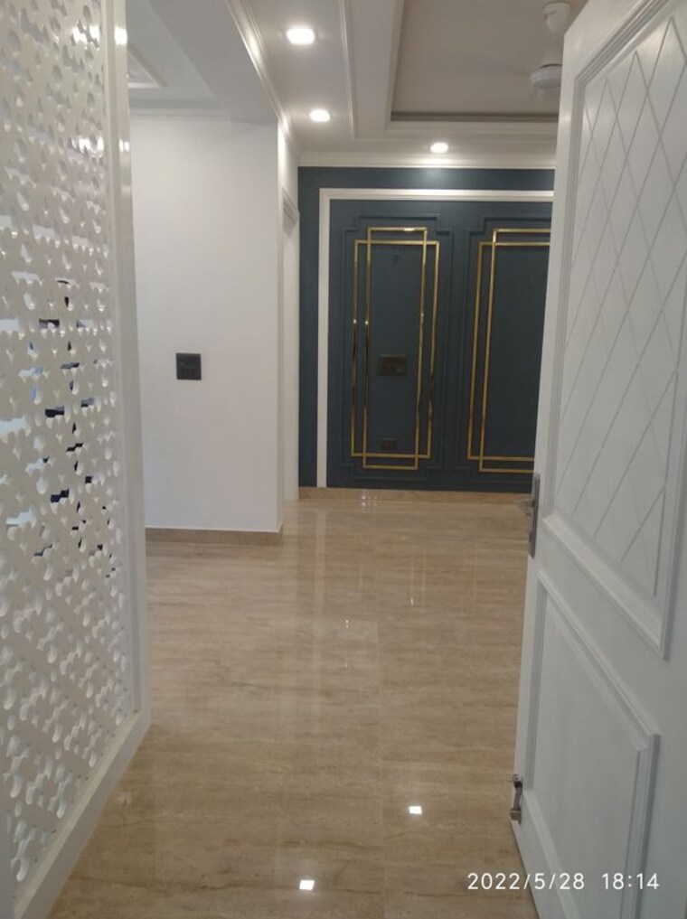Room, parklands 3 Bedroom 250 Sq.Yd. Builder Floor In Sector 85 Faridabad 10348879