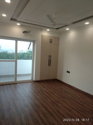 Room in 3 BHK Builder Floor at Parklands, Sector 85 – for Sale