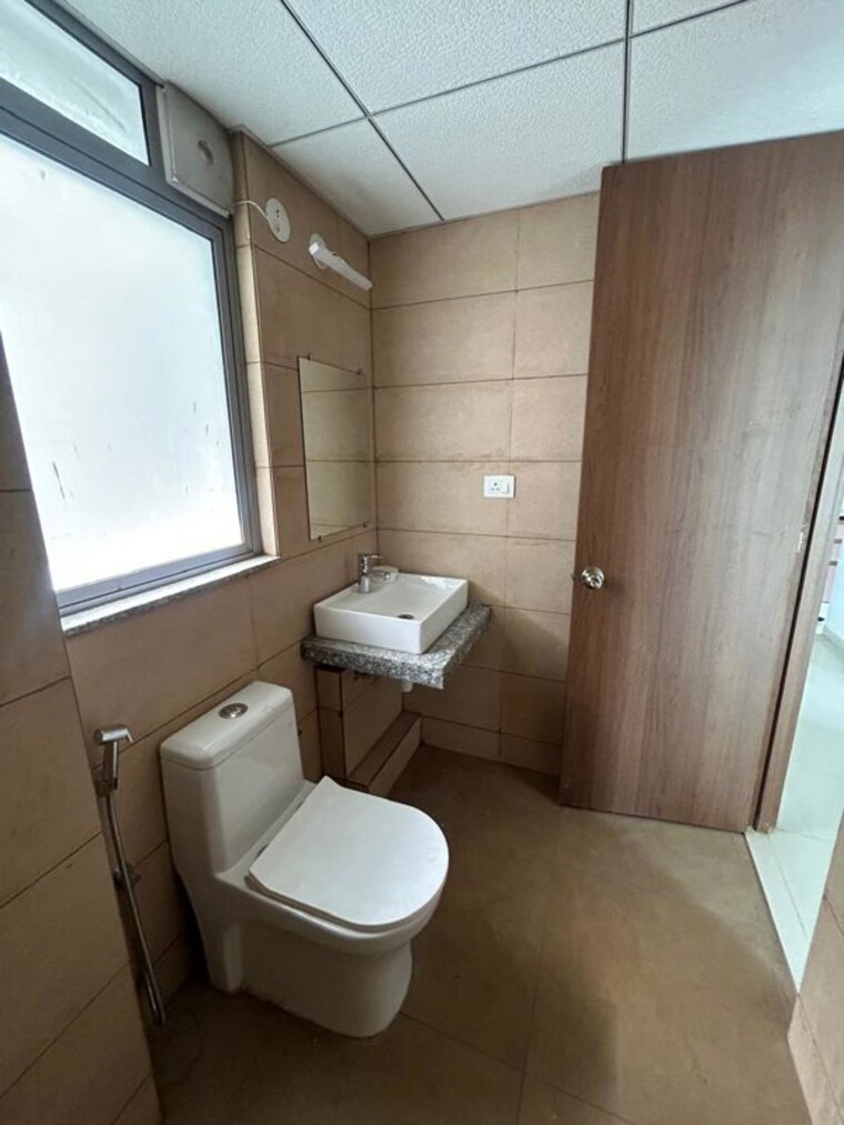 Bathroom, kalpataru-immensa 1 Bedroom 450 Sq.Ft. Apartment In Kolshet Road Thane 10348863
