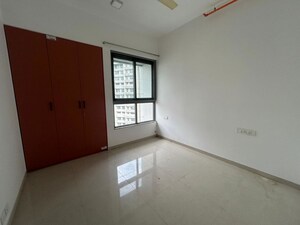 Room in 1 BHK Apartment at Kalpataru Immensa, Kolshet Road – for Rent