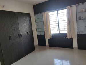 Room in 3 BHK Apartment at Aundh – for Rent