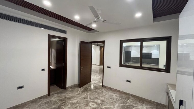 Room, sushant lok i 4 Bedroom 300 Sq.Yd. Builder Floor In Sushant Lok I Gurgaon 10348914