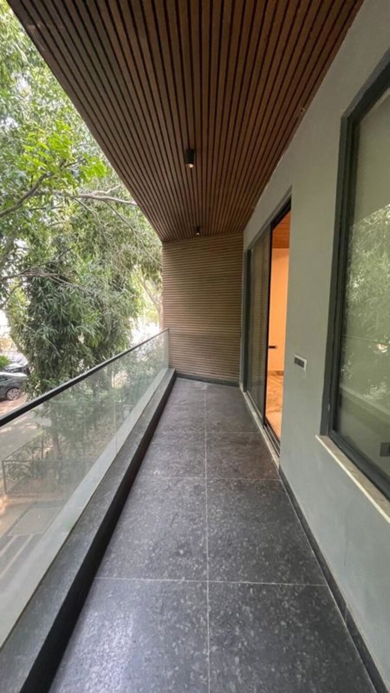 Balcony, sushant lok i 4 Bedroom 300 Sq.Yd. Builder Floor In Sushant Lok I Gurgaon 10348914