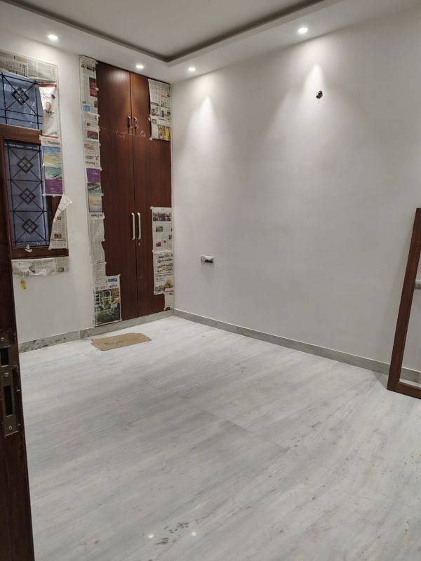 4 BHK + Servant Room Builder Floor For Sale in Soami Nagar