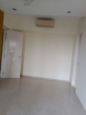 Room in 3 BHK Apartment at Lodha Fiorenza, Goregaon East – for Rent