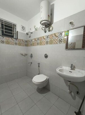 Bathroom in 1 BHK Apartment at Krishna Residency Kadubeesanahalli, Kadubeesanahalli – for Rent