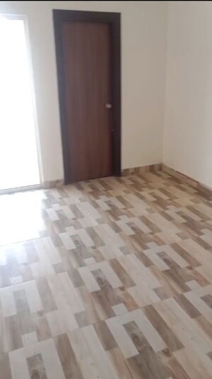 Room in 3 BHK Apartment at VVIP Mangal, Raj Nagar Extension – for Rent