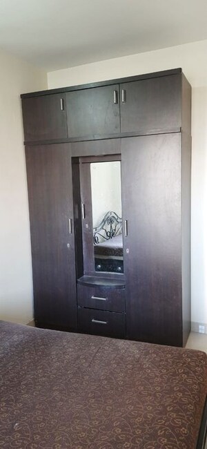 Bedroom in 2 BHK Apartment at Goregaon West – for Rent