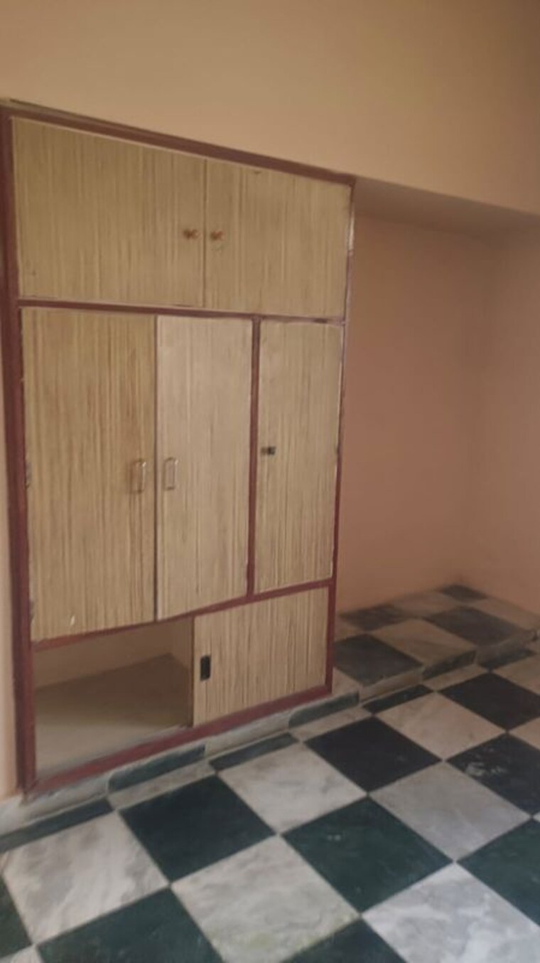 Bathroom, indira nagar 2.5 Bedroom 1300 Sq.Ft. Builder Floor In Indira Nagar Lucknow 10349001