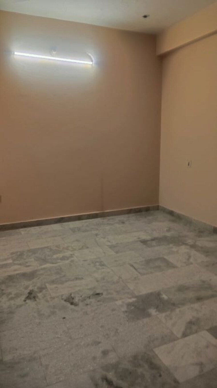 Room, indira nagar 2.5 Bedroom 1300 Sq.Ft. Builder Floor In Indira Nagar Lucknow 10349001