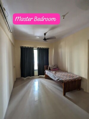 Room in 2 BHK Apartment at Goregaon West – for Rent