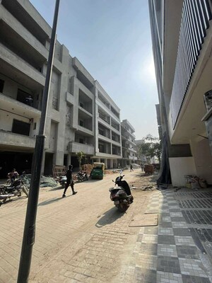 Parking in 3 BHK Builder Floor at Puri Kohinoor Emporium, Sector 89 – for Sale