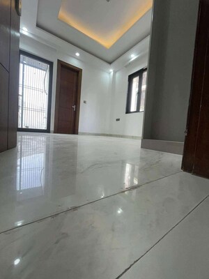 Room in 3 BHK Builder Floor at Puri Kohinoor Emporium, Sector 89 – for Sale