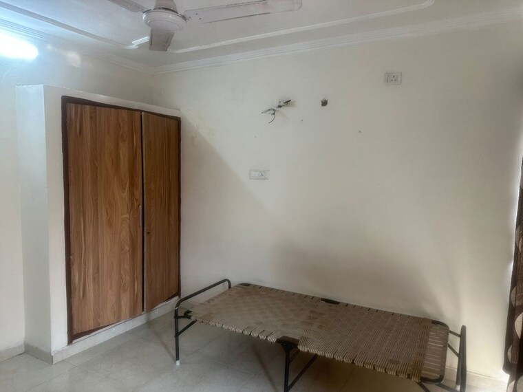 Room, sector 22 2 Bedroom 800 Sq.Ft. Builder Floor In Sector 22 Chandigarh 10349077