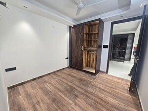 Room in 1 BHK Builder Floor at Saket – for Rent