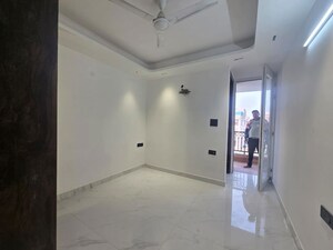 Room in 1 BHK Builder Floor at Saket – for Rent