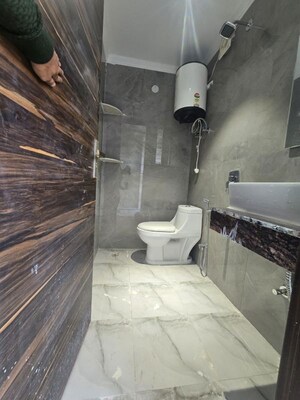 Bathroom in 1 BHK Builder Floor at Saket – for Rent
