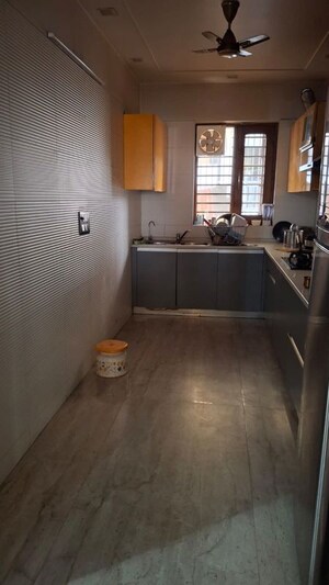 Kitchen in 3 BHK Builder Floor at BPTP District 3, Sector 85 – for Sale
