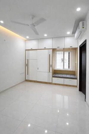 Room in 3 BHK Apartment at Prestige Beverly Hills, Kokapet – for Rent