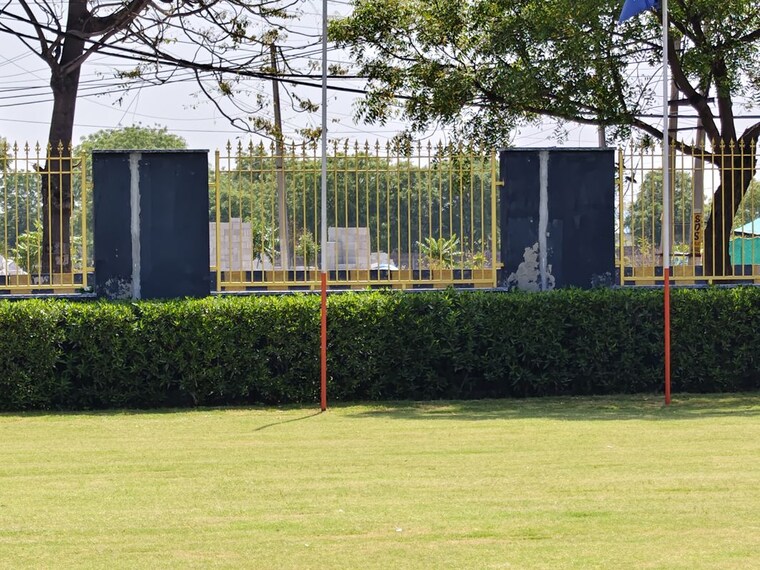 Garden, yashvi-golden-gate-residency  118 Sq.Yd. Plot In Farukh Nagar Sector 3 Gurgaon 10349192