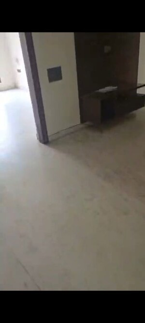Room in 3 BHK Builder Floor at Sector 37 – for Rent