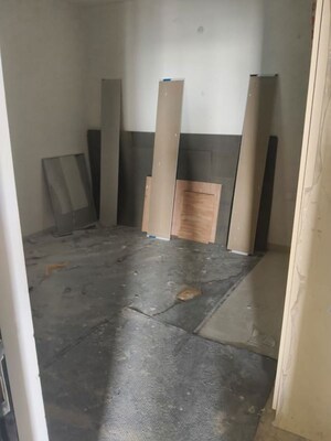 Room in 3 BHK Apartment at Rajapushpa Provincia, Narsingi – for Rent