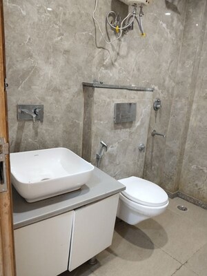 Bathroom in Studio Apartment at Malviya Nagar – for Rent