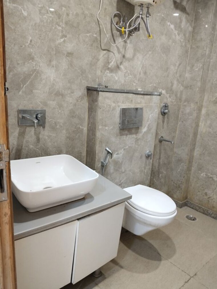 Bathroom, malviya nagar Studio 400 Sq.Ft. Apartment In Malviya Nagar Delhi 10349283