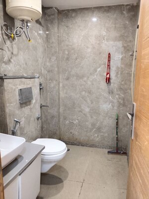 Attached Bathroom in Studio Apartment at Malviya Nagar – for Rent