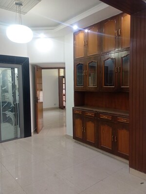 Room in 3 BHK Apartment at Sector 12 Dwarka – for Rent