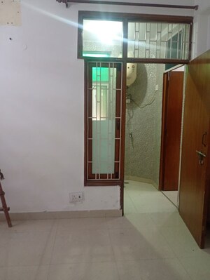 Room in 3 BHK Apartment at Sector 12 Dwarka – for Rent