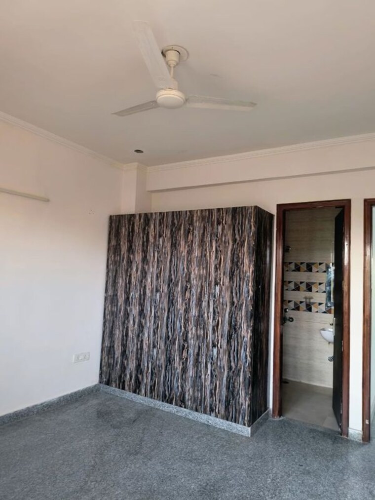 Bedroom, sector 23a 2 Bedroom 169 Sq.Yd. Builder Floor In Sector 23a Gurgaon 10349299