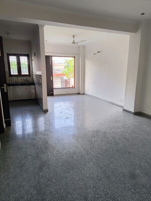Room in 2 BHK Builder Floor at Sector 23a – for Rent