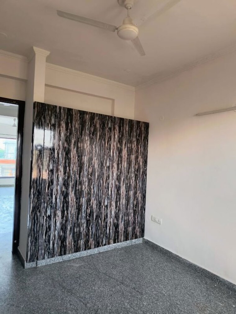 Bedroom, sector 23a 2 Bedroom 169 Sq.Yd. Builder Floor In Sector 23a Gurgaon 10349299