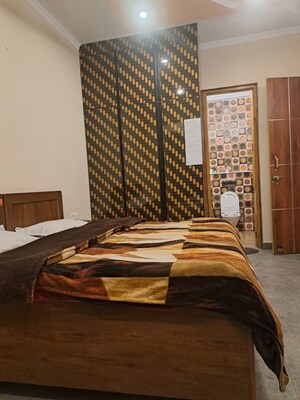 Bedroom in 3 BHK Builder Floor at JakhaN-Rajpur Road – for Rent