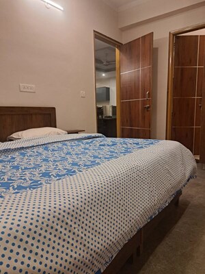 Bedroom in 3 BHK Builder Floor at JakhaN-Rajpur Road – for Rent