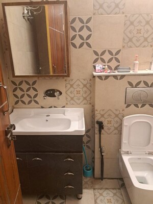 Team Area in 3 BHK Builder Floor at JakhaN-Rajpur Road – for Rent