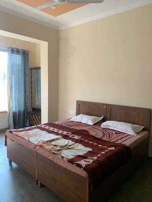 Bedroom in 3 BHK Builder Floor at JakhaN-Rajpur Road – for Rent