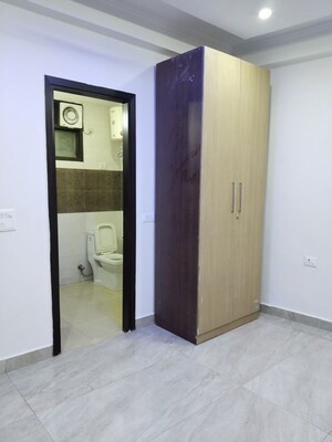 Room in 2 BHK Apartment at Panchsheel Vihar – for Rent
